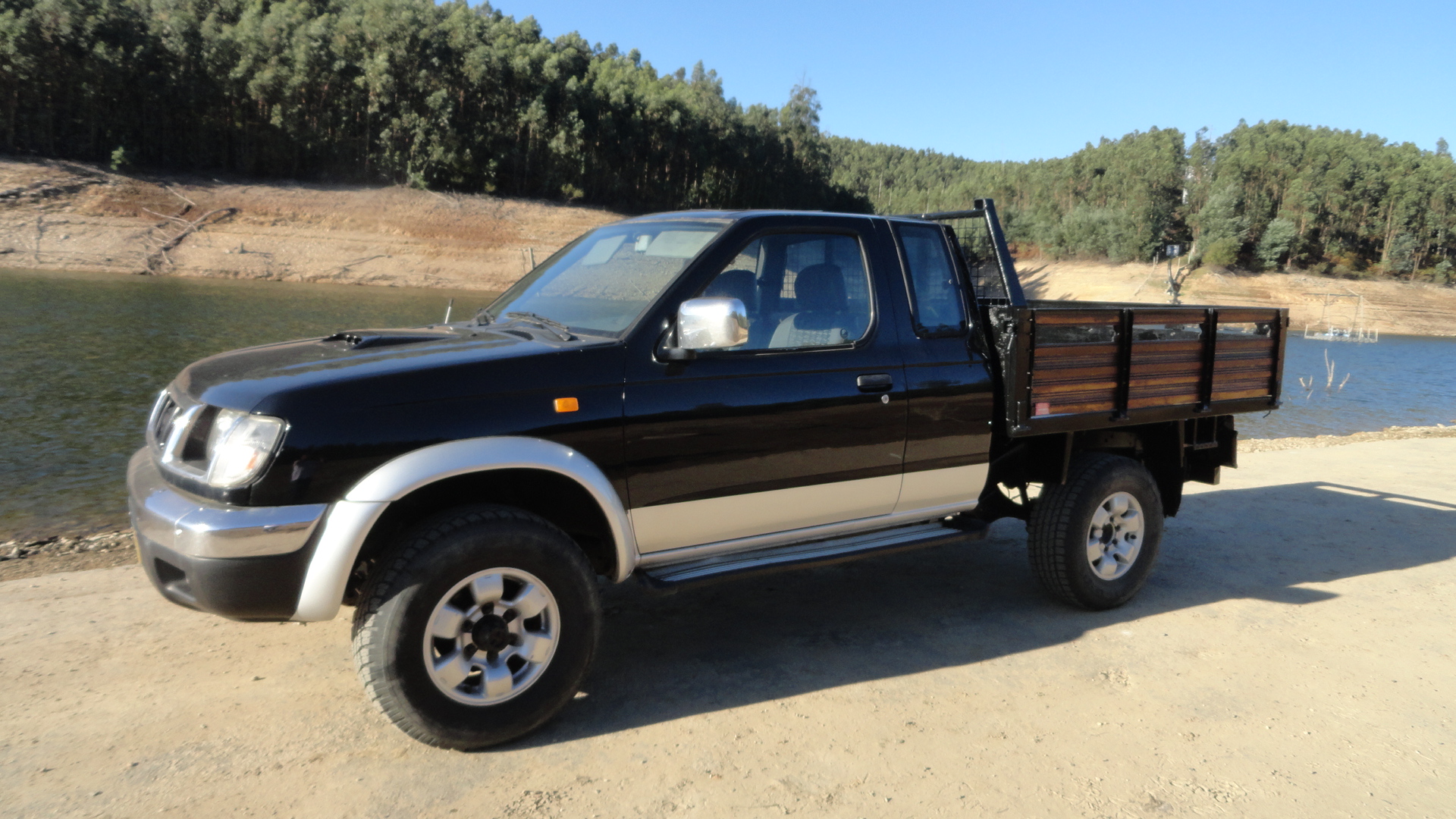 NISSAN NAVARA 2.5 TDI 4 LUGARES