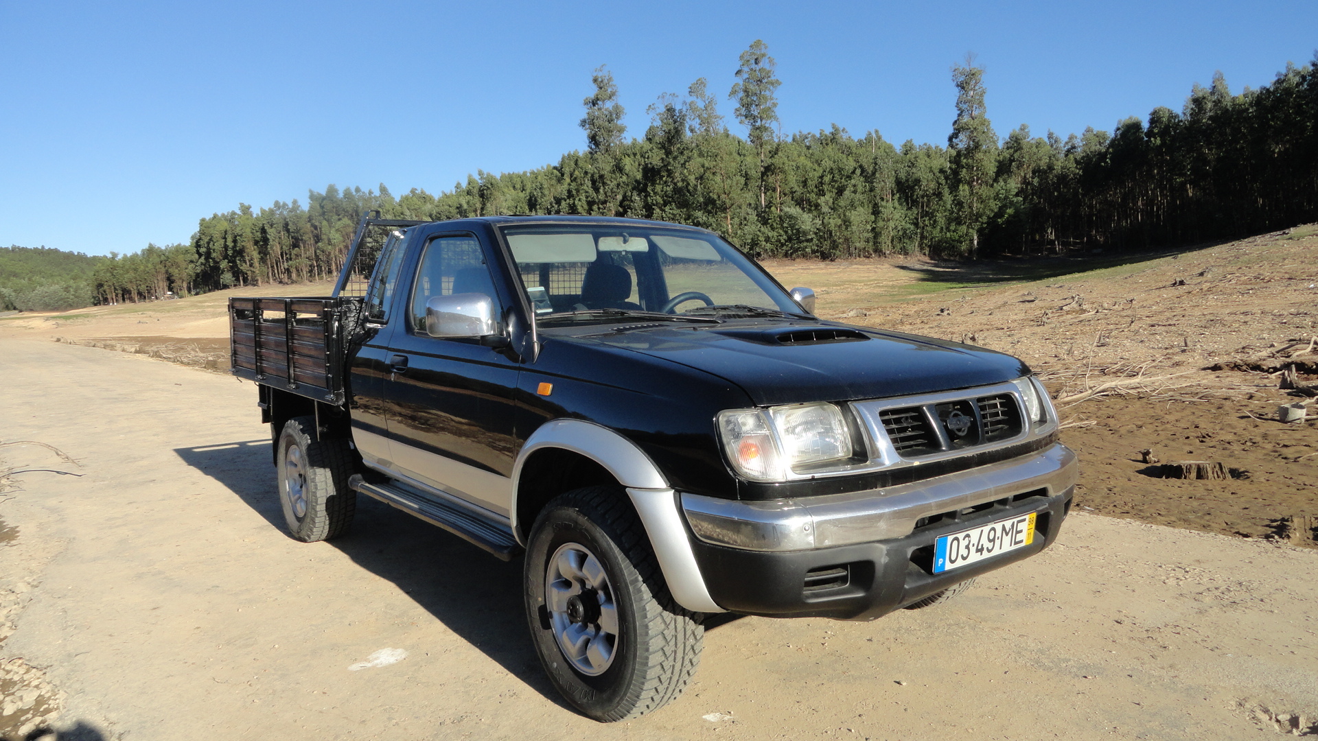 NISSAN NAVARA 2.5 TDI 4 LUGARES