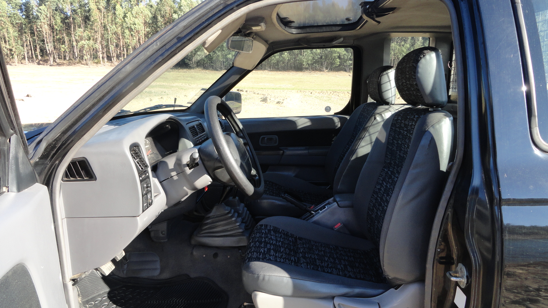 NISSAN NAVARA 2.5 TDI 4 LUGARES