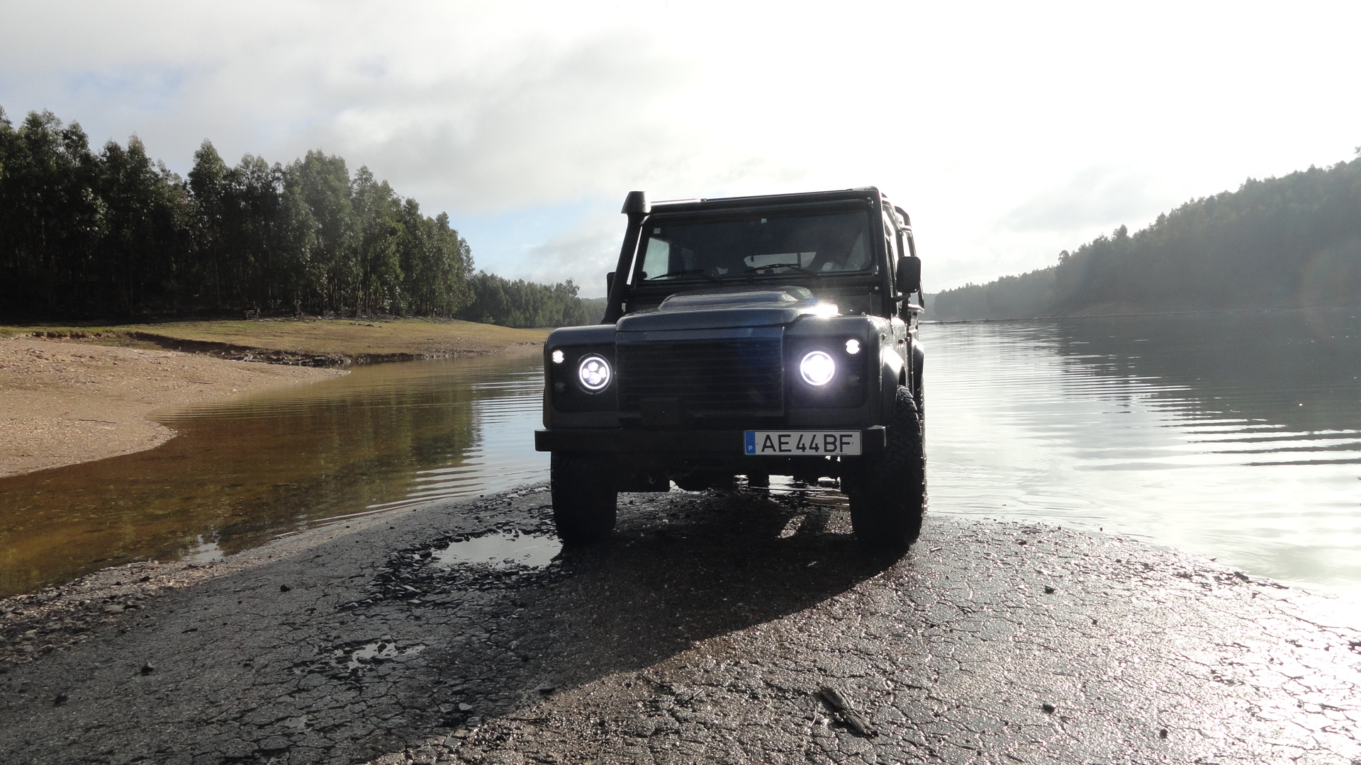 LAND ROVER DEFENDER 130