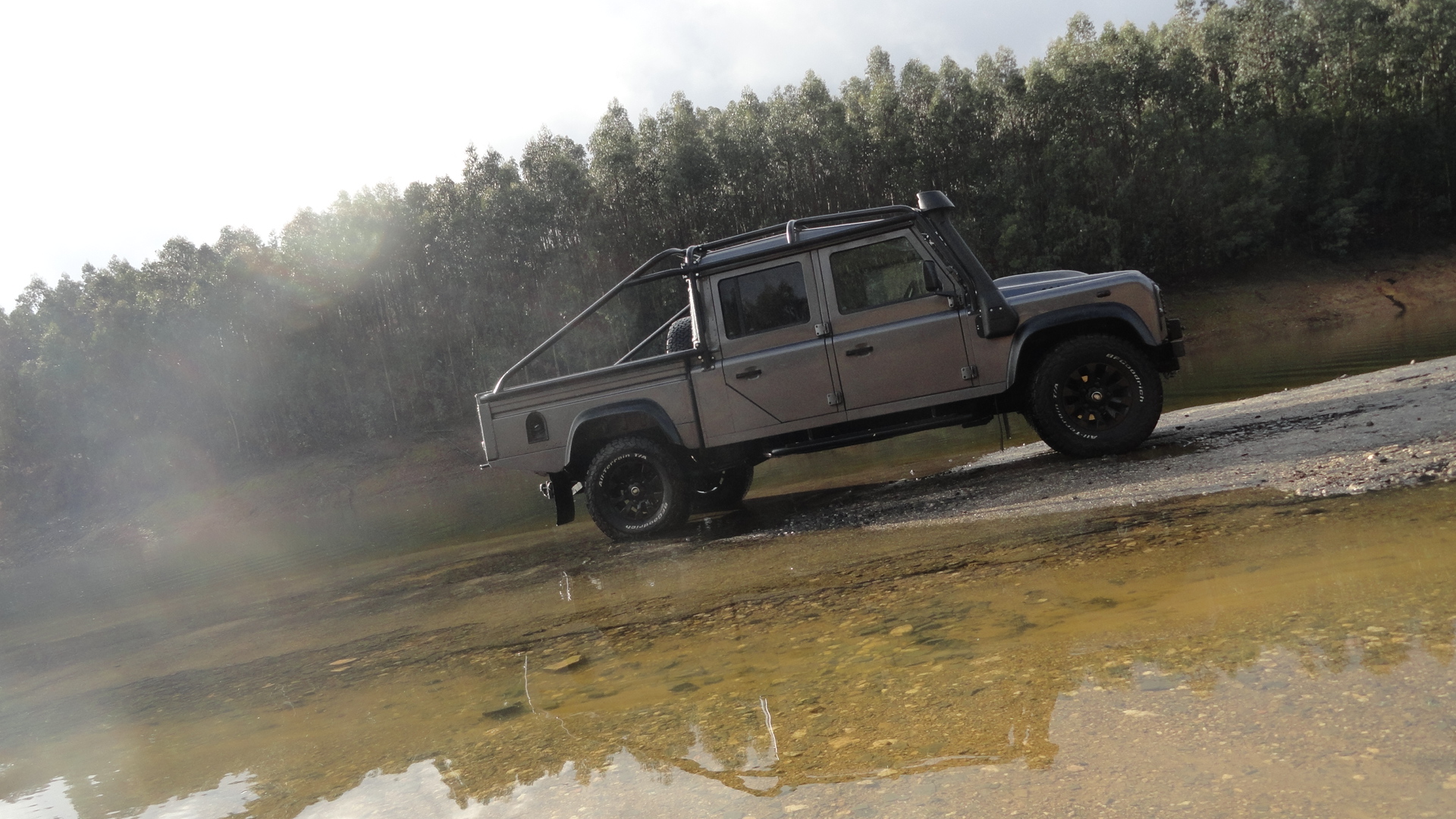 LAND ROVER DEFENDER 130