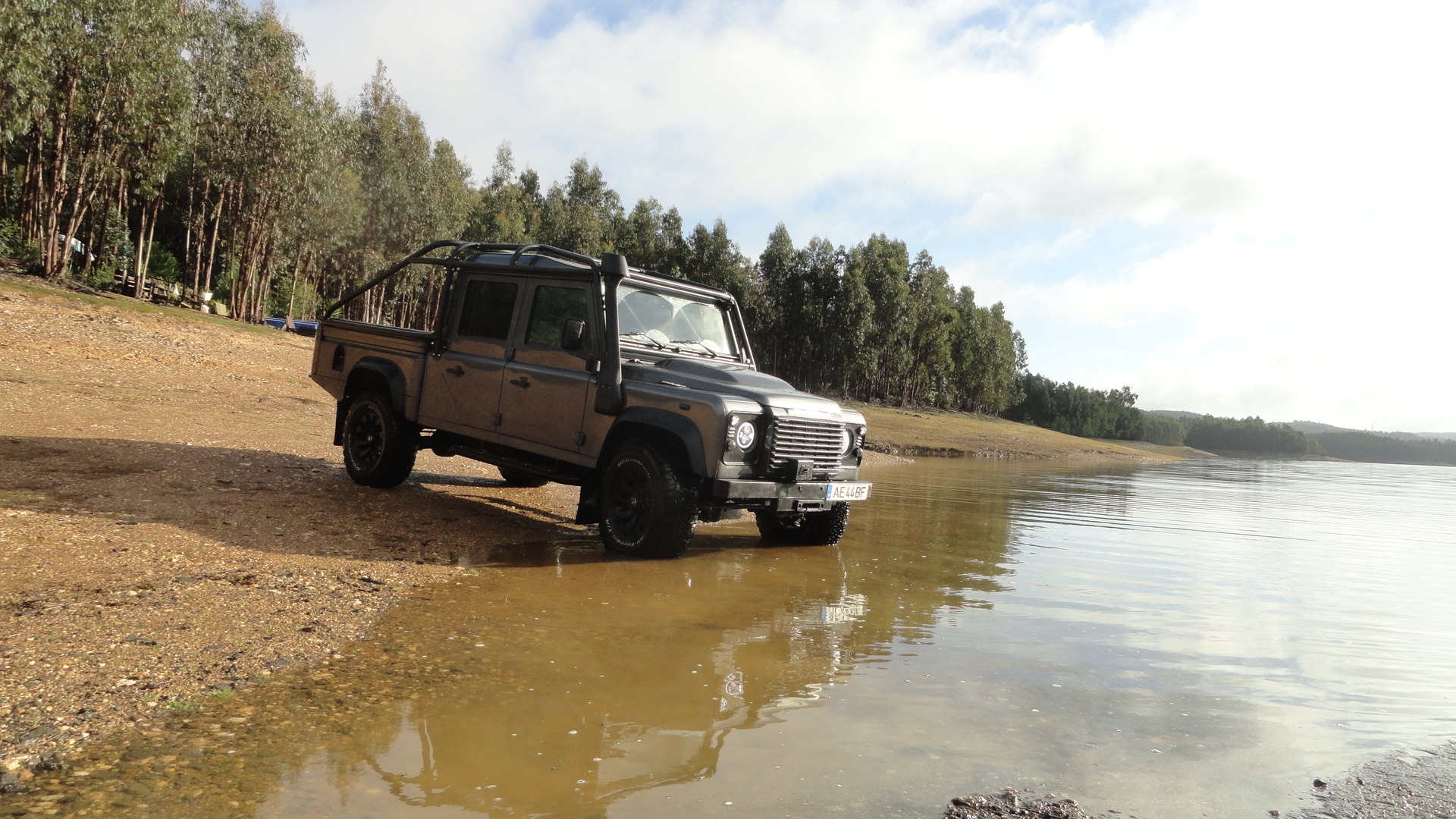 LAND ROVER DEFENDER 130
