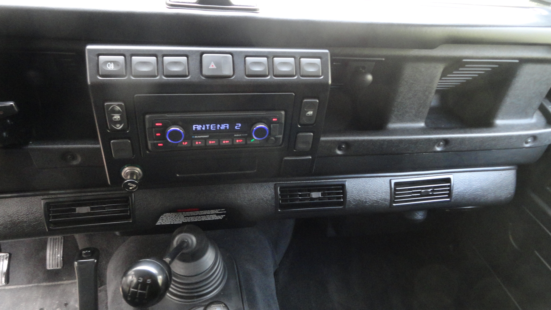 LAND ROVER DEFENDER 130