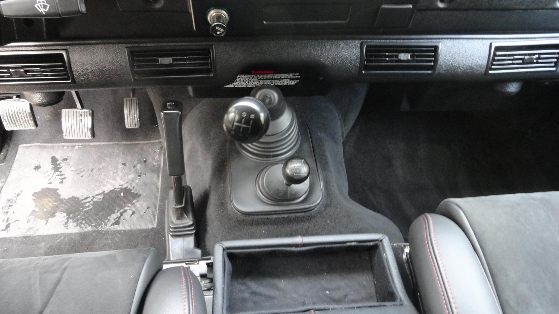 LAND ROVER DEFENDER 130