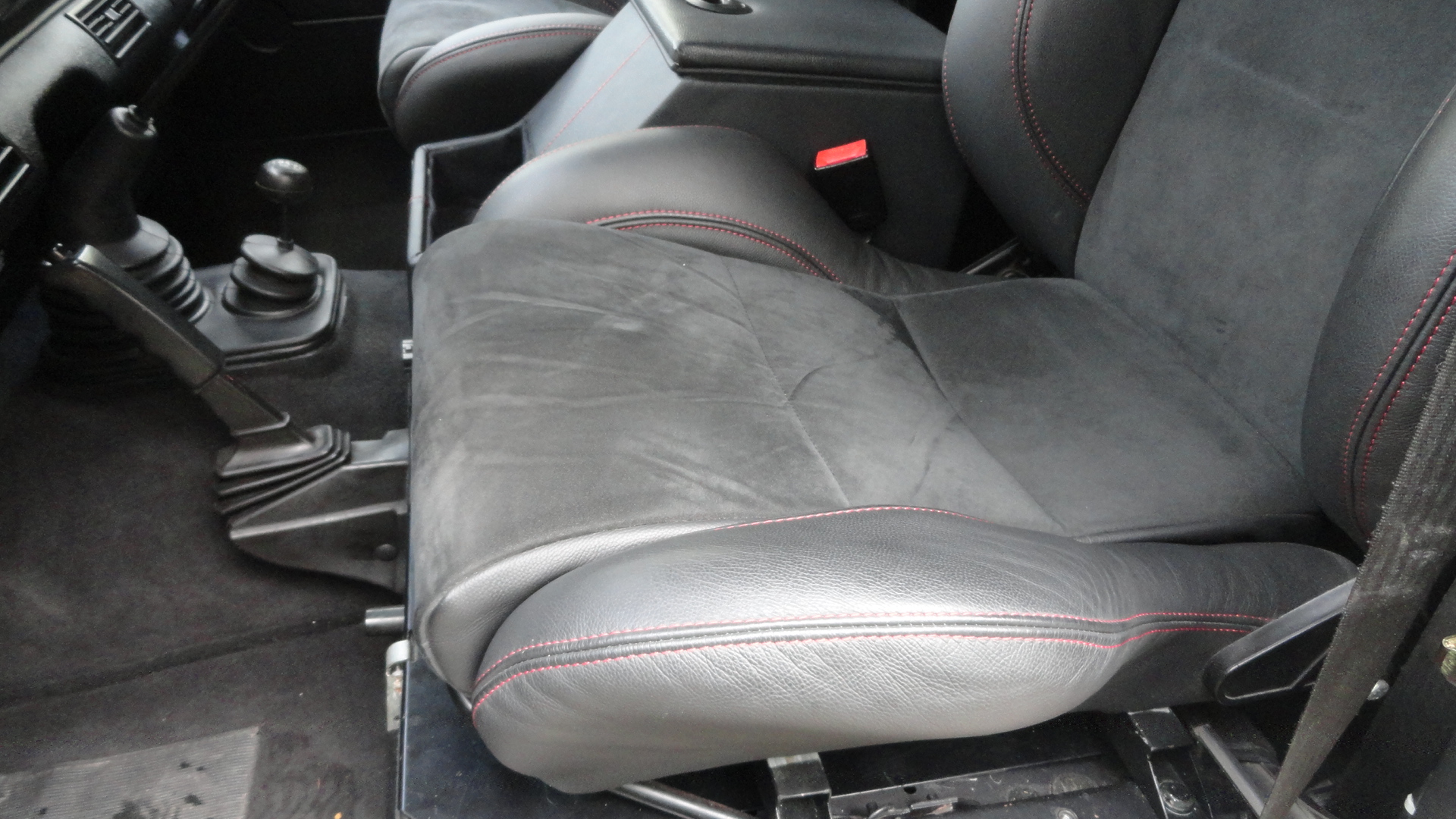 LAND ROVER DEFENDER 130