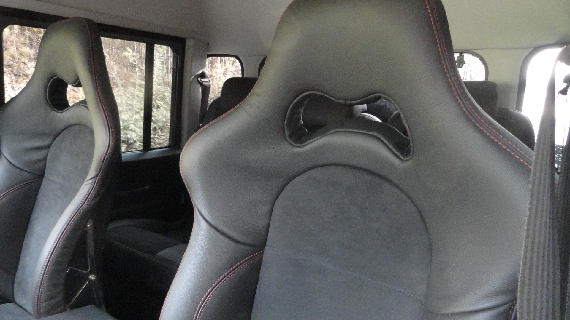 LAND ROVER DEFENDER 130