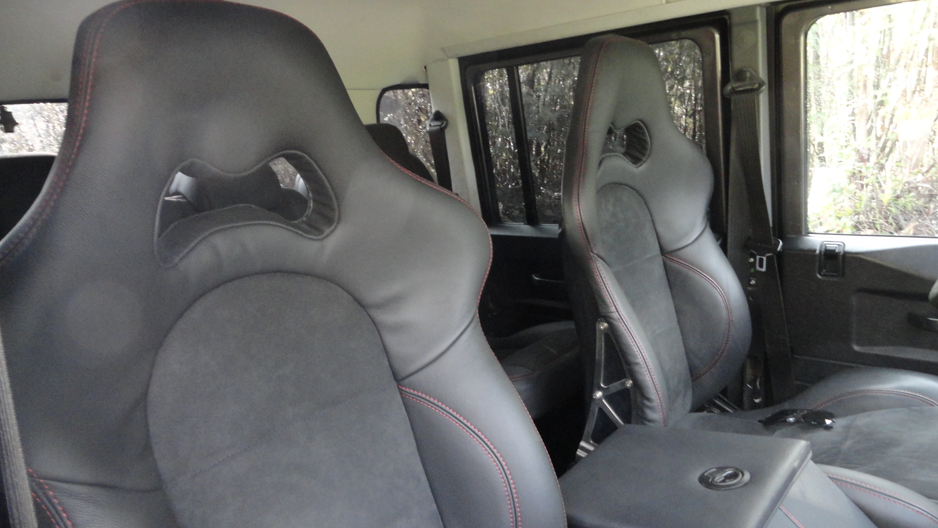 LAND ROVER DEFENDER 130